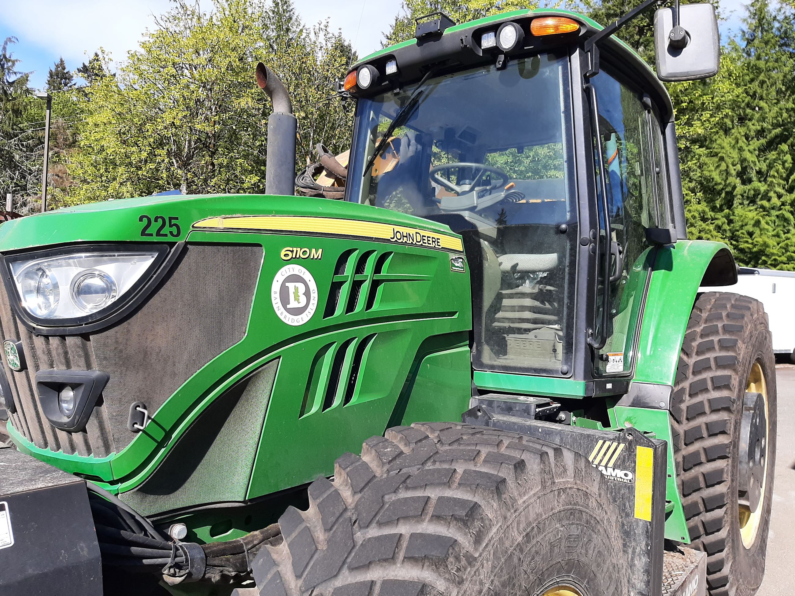 2016 John Deere Tractor and Alamo Boom